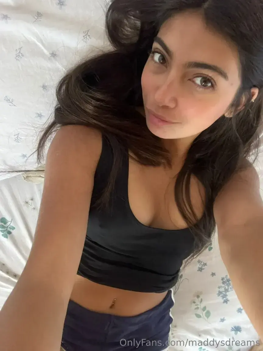 Leak & nude MYM — juliette_2ze : « Abonnement gratuit gratuit SANS CODE + des surprises si tu likes mes derniers post 💋 » (MYM)