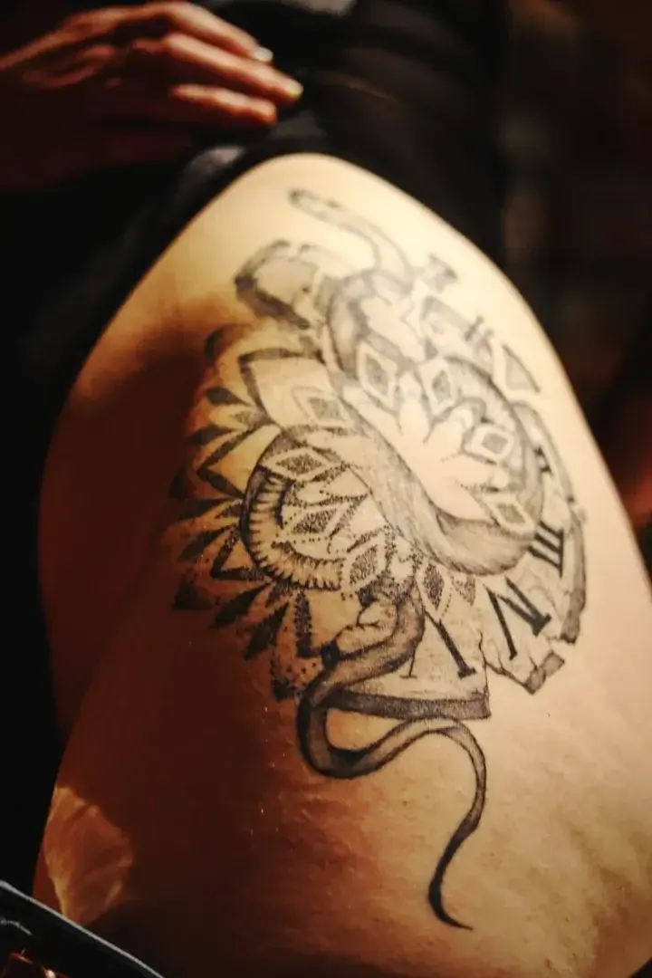 Leak & nude MYM — belle_br : « #sexy # tattoo » (MYM)