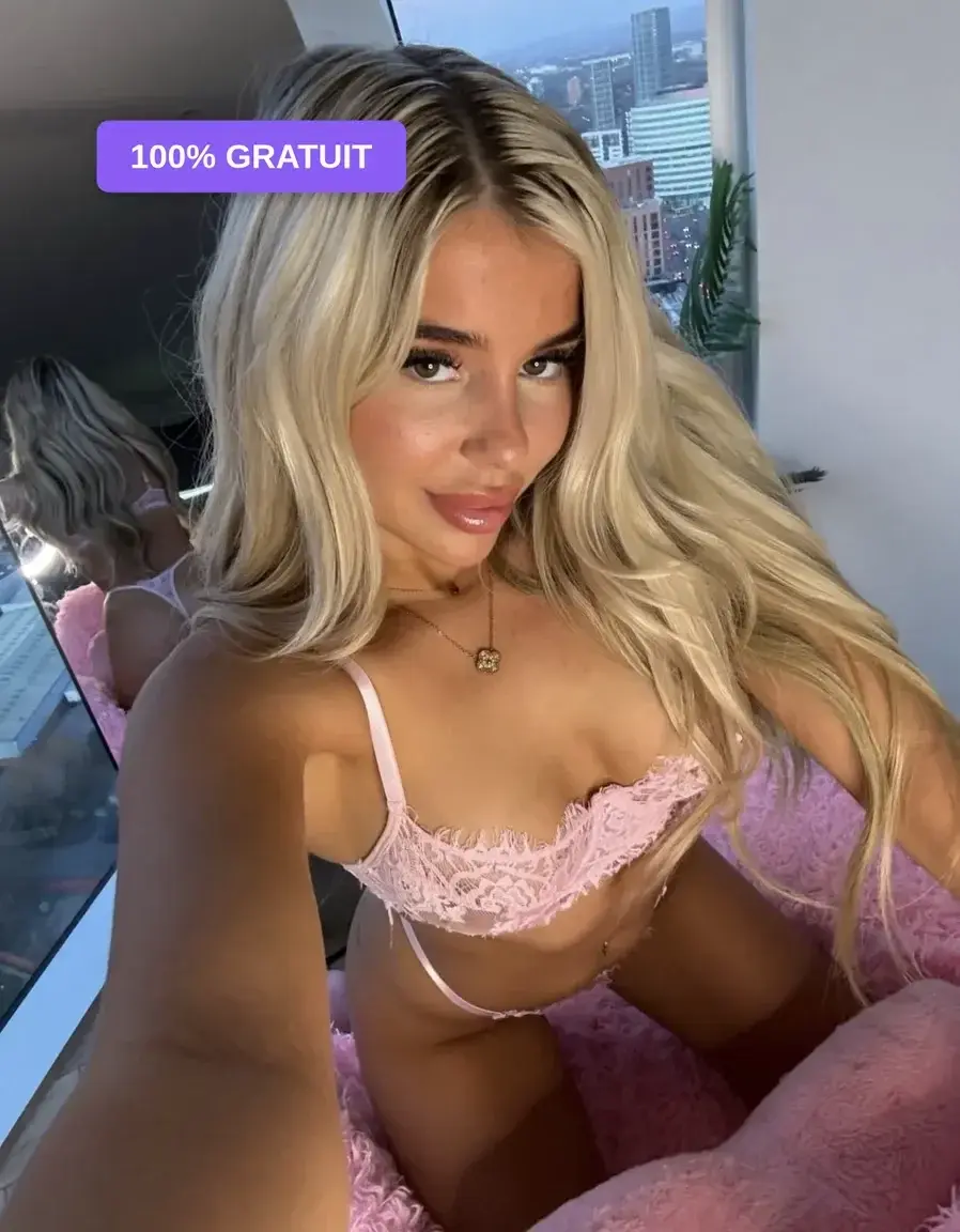 Leak & nude MYM — romanefay : « un truc me fait sourire toute seule, viens me parler en DM » (MYM)
