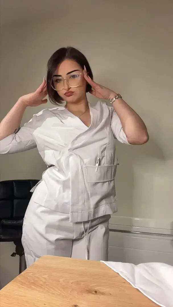 Je vous ai jamais montré ma tenu de travail 😅