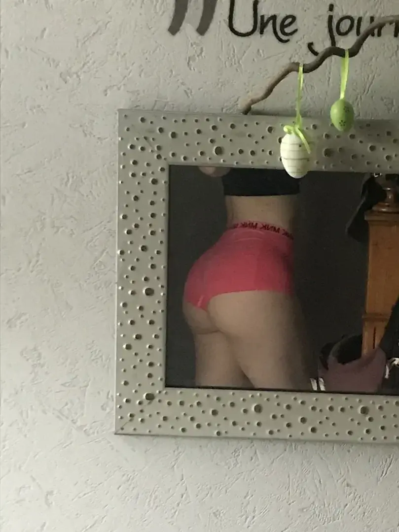 Viens découvrir mon profil et viens me parler en privé 🫶🏼😘