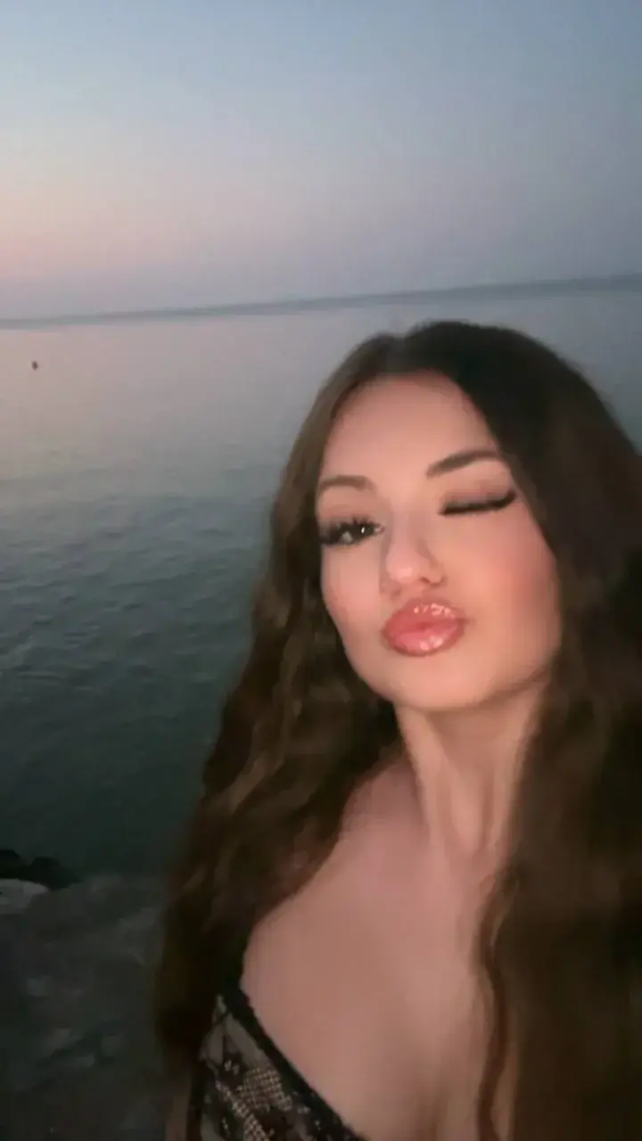 je suis brune et sereine et c'est une combinaison imbattable 🤎(Abonnement gratuit sans code.)