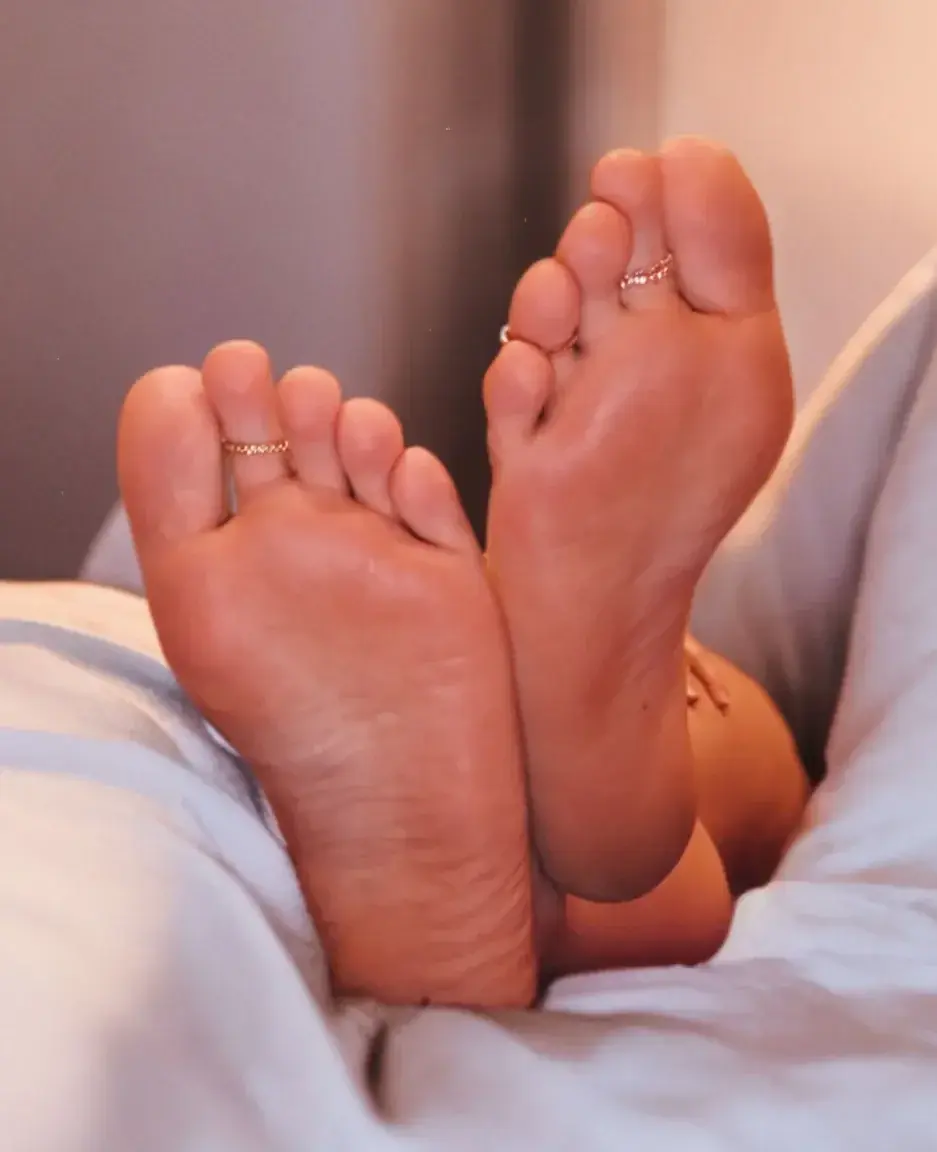 Leak & nude 4 — Petitspiedshots