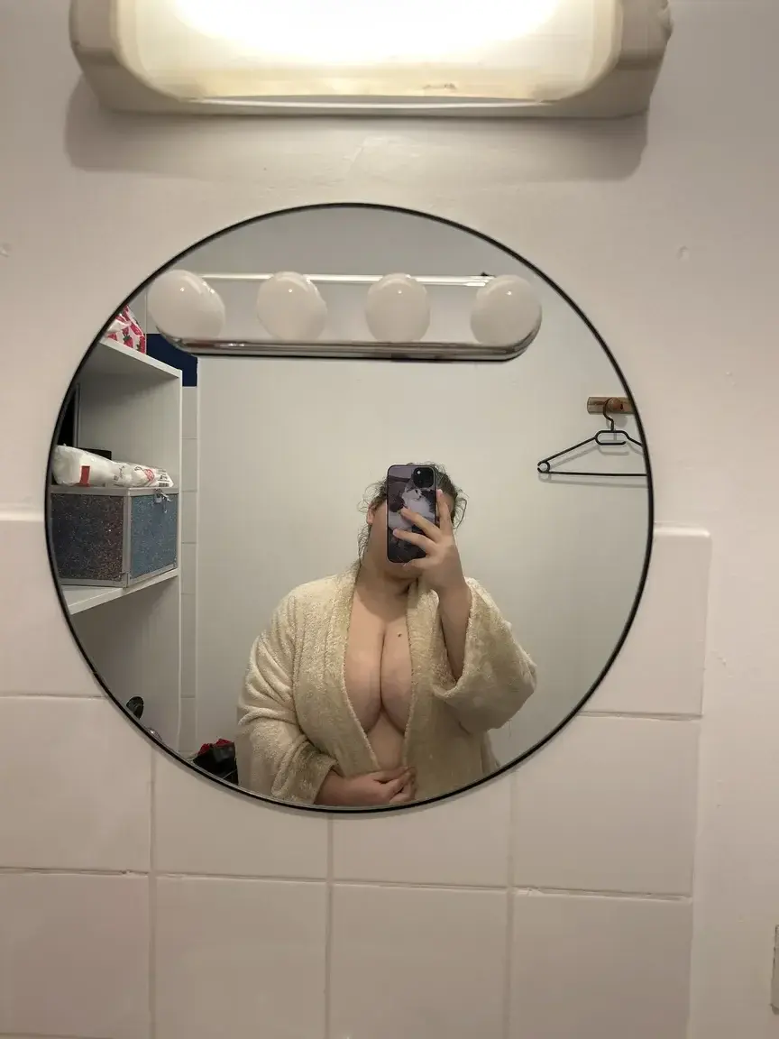 Leak & nude MYM — Kyty_love25 : « 🫣 » (MYM)