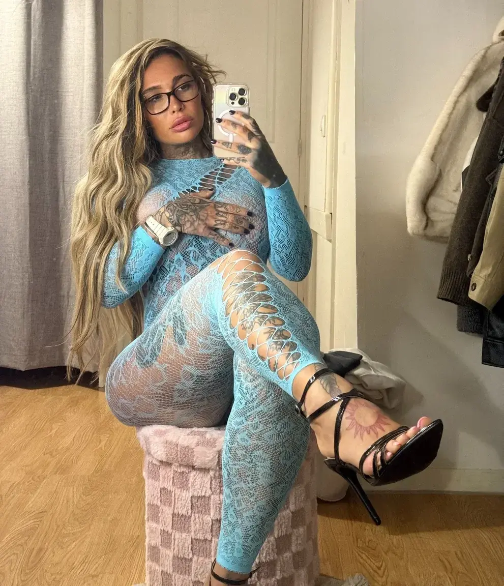 Salut toi 😜 l abonnement est gratuit à vie viens en privé on discute ensemble 🫶🏻