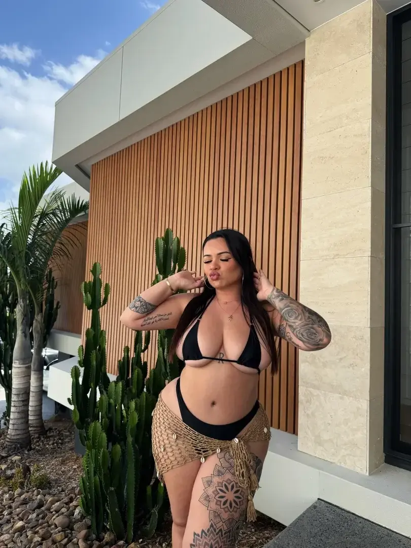 Leak & nude MYM — Katandromeo : « i know exactly what i’m doing to you with this one » (MYM)