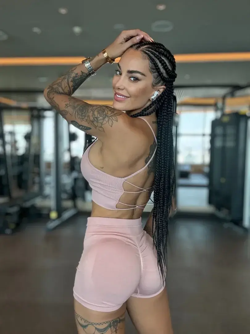 Leak & nude MYM — sophiafitness : « Coucouc e matin, mon abonnement est GRATUIT et sans code » (MYM)