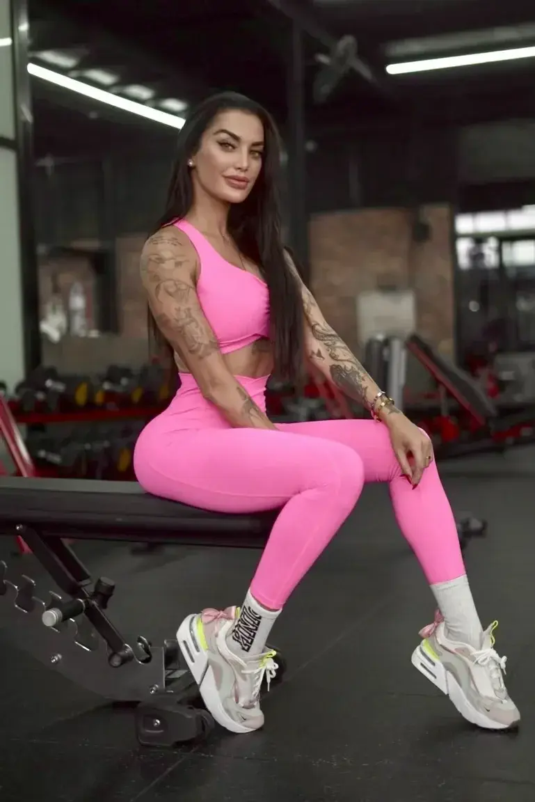 Leak & nude MYM — sophiafitness : « Abonne toi GRATUITEMENT sans code » (MYM)