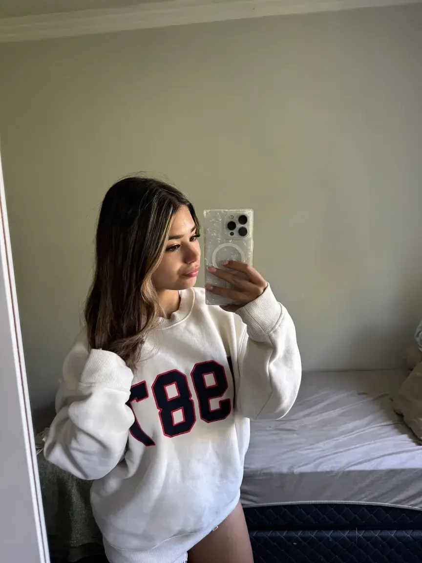 Je voulais te dire que mon abonnement est gratuit ! Si tu m'écris en premier j'ai quelque chose pour toi 🥰🎁