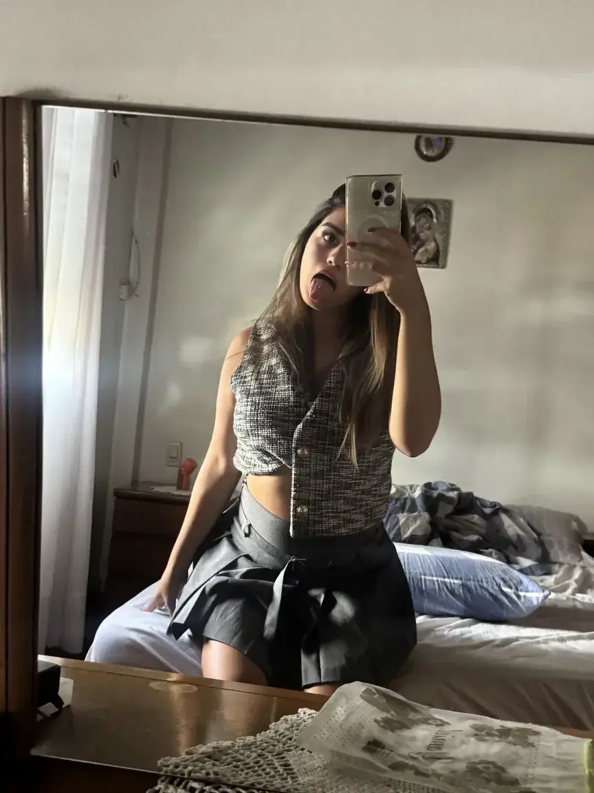 Mon abonnement est gratuit et je m'ennuie ! Viens me parler, t'auras peut-être une surprise 😘🎁