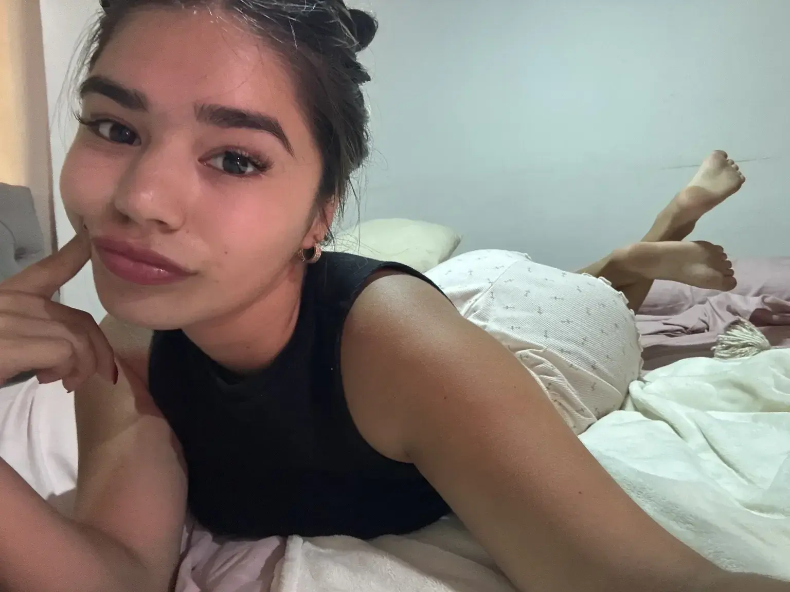 Juste pour te dire que mon abonnement est gratuit ! Le premier qui m'écrit repart pas les mains vides 🎁🔥