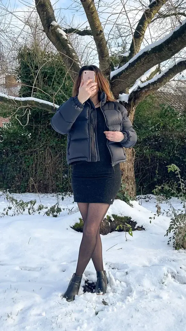Leak & nude MYM — Avrildelille : « Pour toi, je suis allée en talons dans la neige ❄️ une aventure risquée mais cela en valait la peine. J'espère que tu apprécieras ces photos. Pour la version moins habillée, ce sera en intérieur 😈 (j'ai des voisins 🤣). » (MYM)