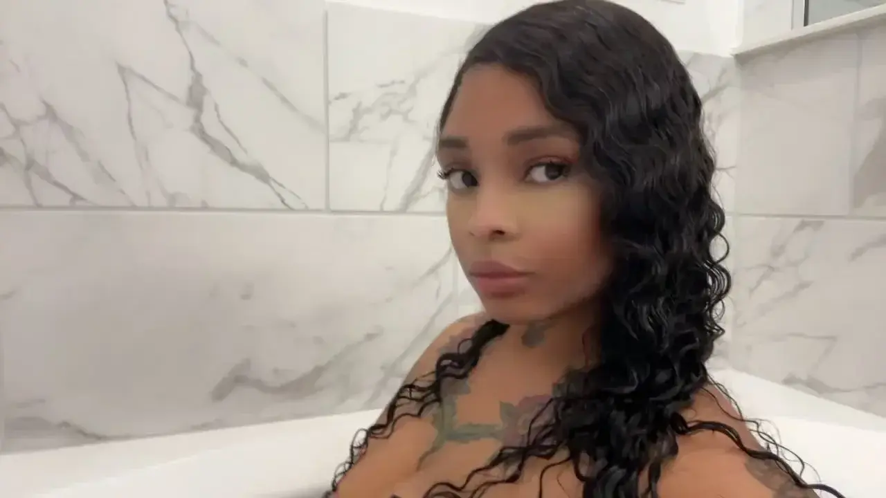 Leak & nude 2 — Miamorena69