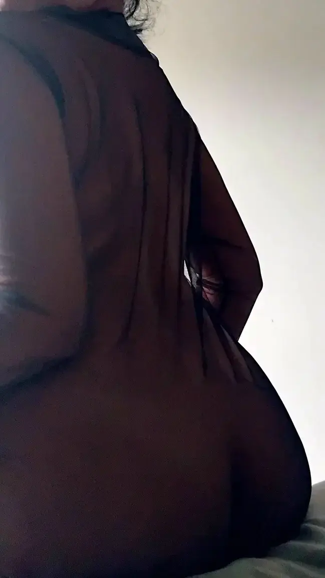 Juste un aperçu… 😈Je me dévoile un peu… mais pas trop.Le reste est réservé à ceux qui osent aller plus loin 🔒Tu regardes… ou tu viens voir ? 👀🔥
