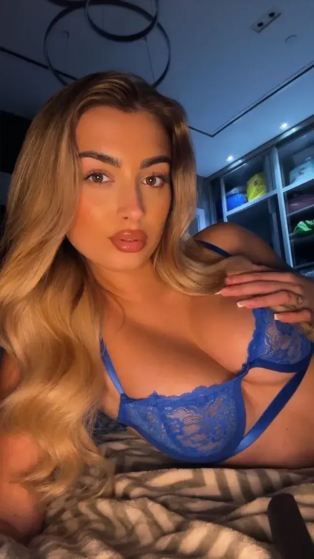 Leak & nude 2 — Naiakds