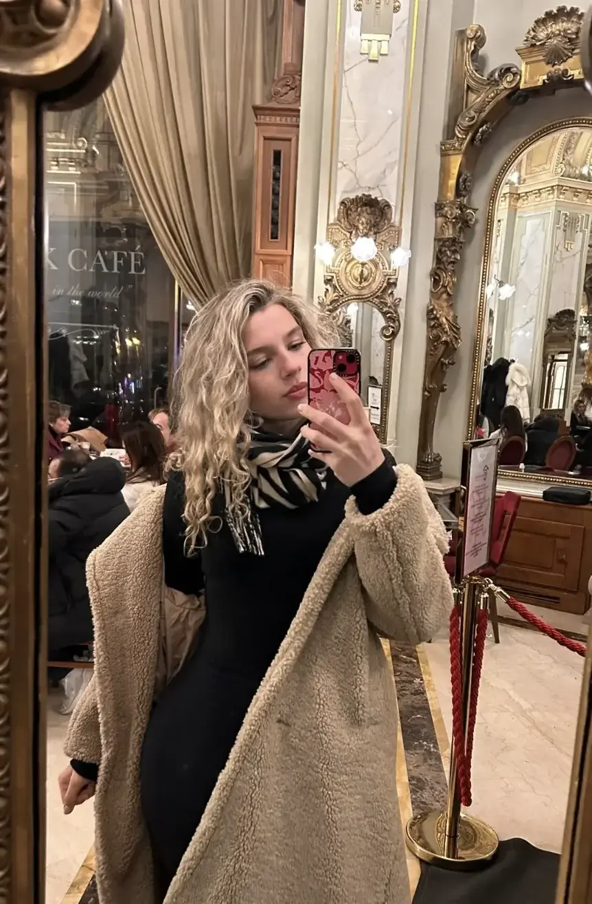 Leak public de Elisetwins — « De sortie ce soir ^^ » (nude) sur MYM