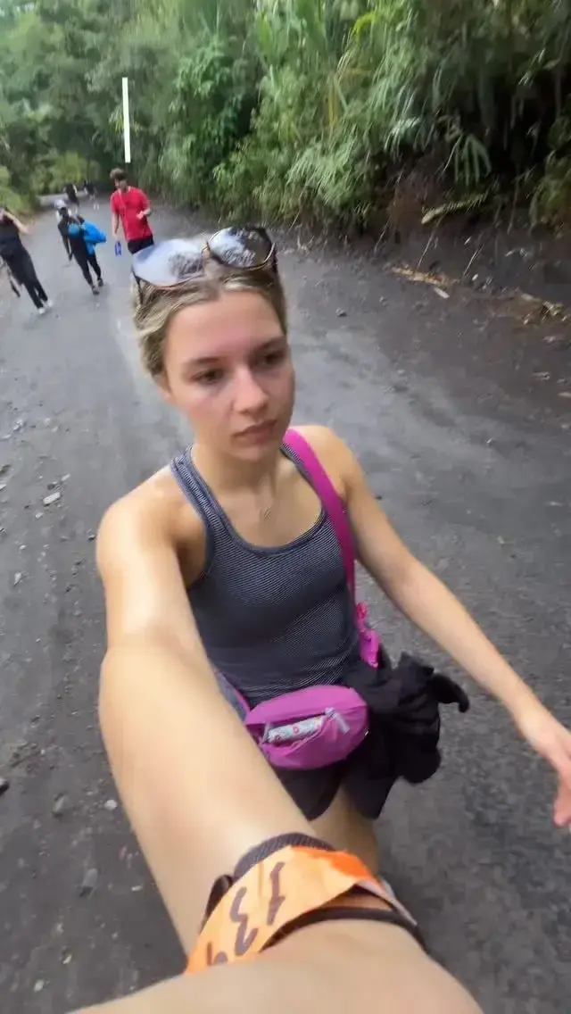 Leak public de Elisetwins — « Aujourd'hui je suis allé courir :) » (nude) sur MYM