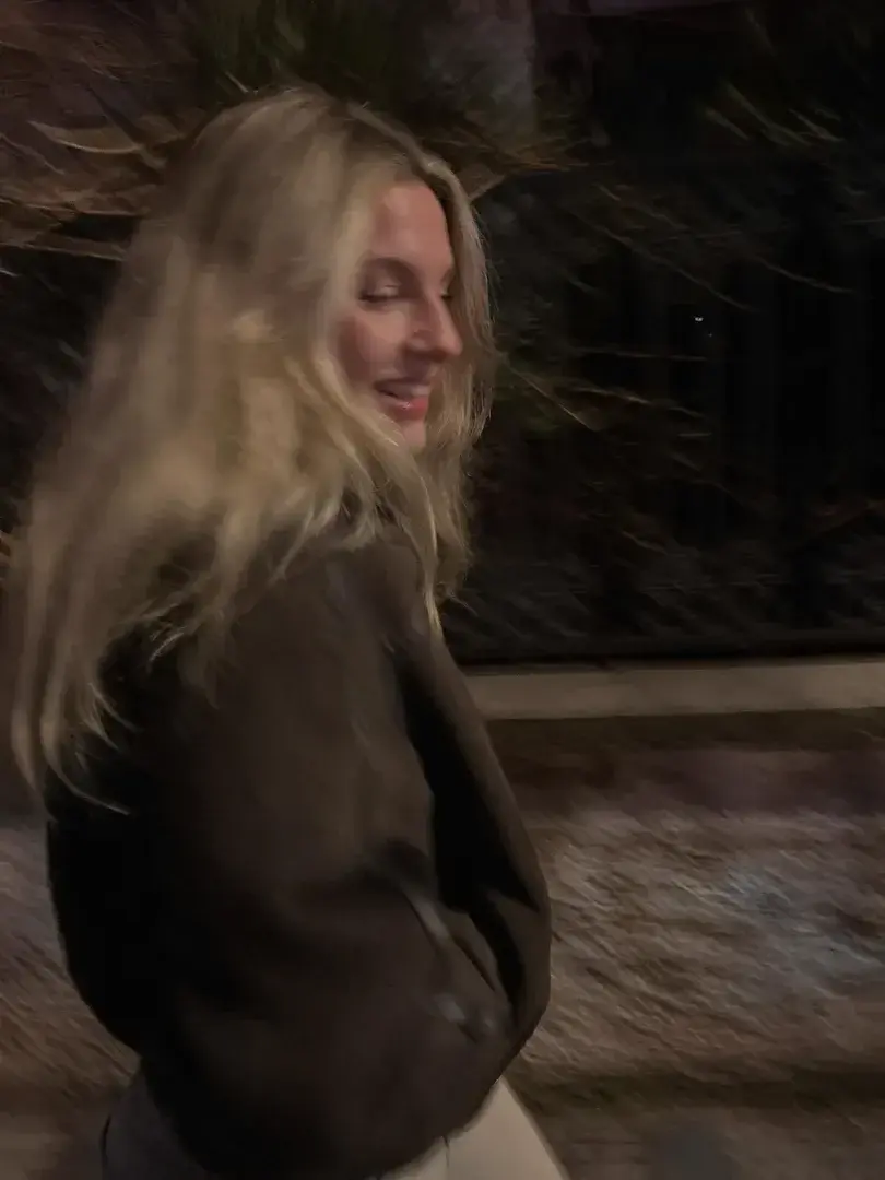 Leak public de Elisetwins — « Toujours la sista pour gacher les photos » (nude) sur MYM