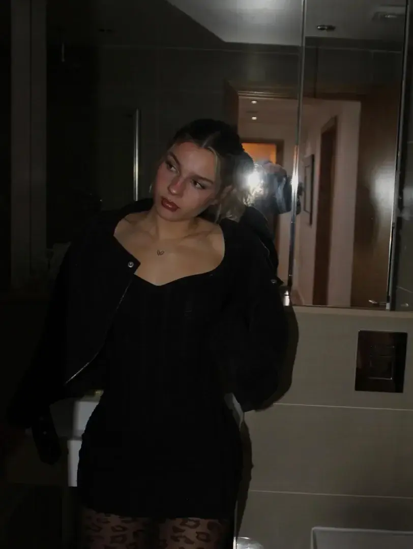 Leak & nude MYM — elisetwins : « fraicheeeee » (MYM)