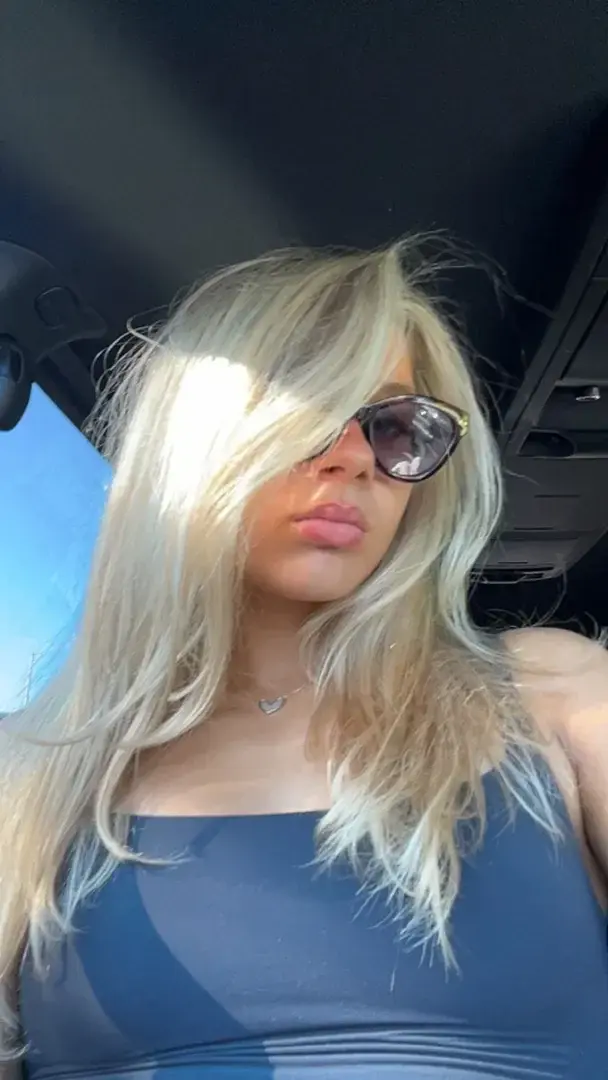 Leak & nude MYM — elisetwins : « J"ai lissé mes cheveux hihi » (MYM)