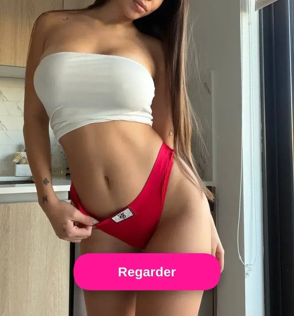 Leak & nude MYM — Alicelove : « 100% gratis pour toi like + écris “je veux” et j’te glisse une vidéo que j’ai hésité à poster. » (MYM)