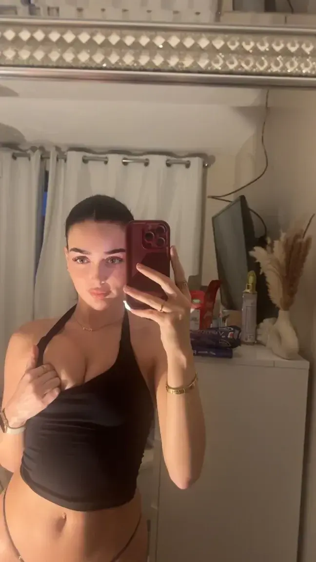 💦 Abo GRATUIT bb 🥵 Mon corps tout chaud t’attend sur mon feed
