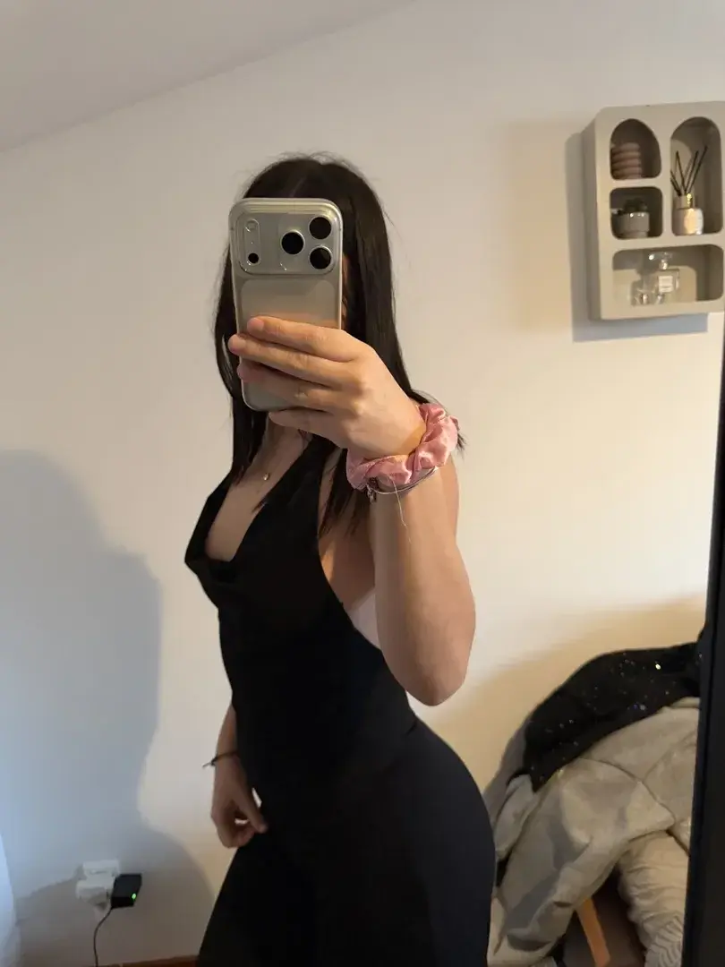 Leak & nude MYM — Kiaraa_cr : « si tu veux voir ma tête abonne toi et regarde tes dm 🎁🤭 » (MYM)