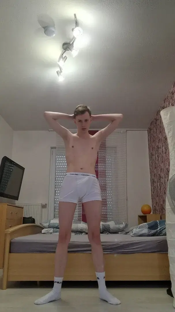 Leak & nude MYM — juliausnrw : « Wanna turn off my boxer? 😏😈😈😈 » (MYM)