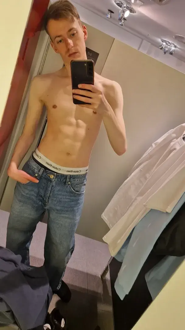 Leak & nude MYM — juliausnrw : « Wanna come with me in the zara lockerroom? 😏😈 » (MYM)
