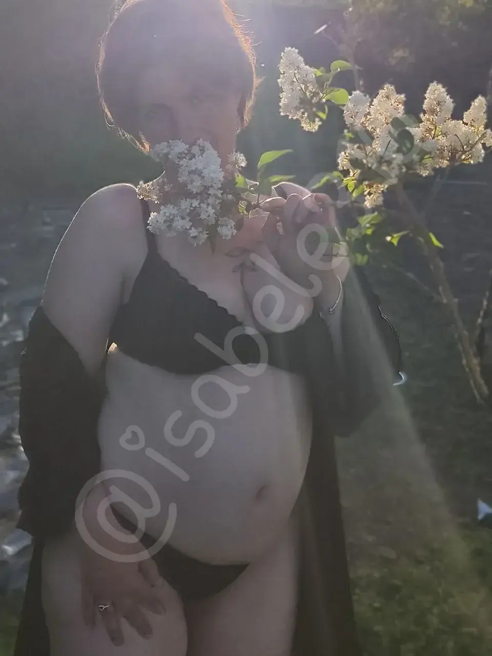 Leak & nude MYM — Isabele3 : « média » (MYM)