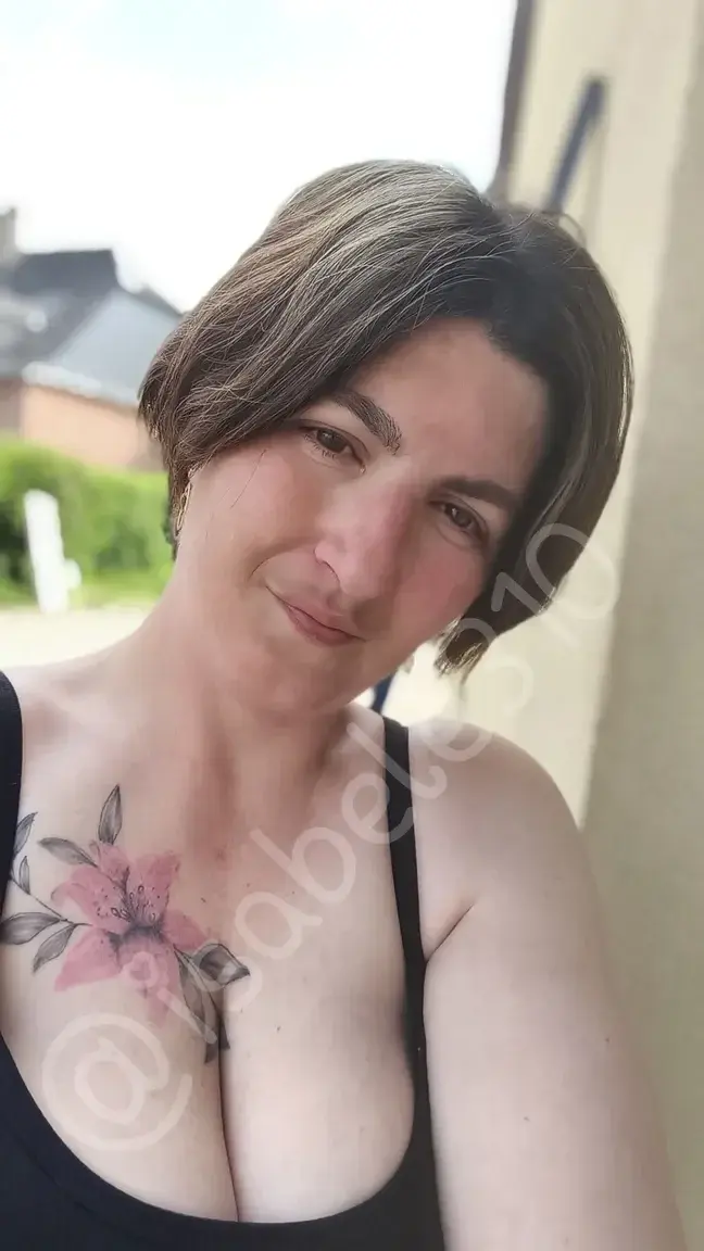 Leak & nude MYM — Isabele3 : « média » (MYM)