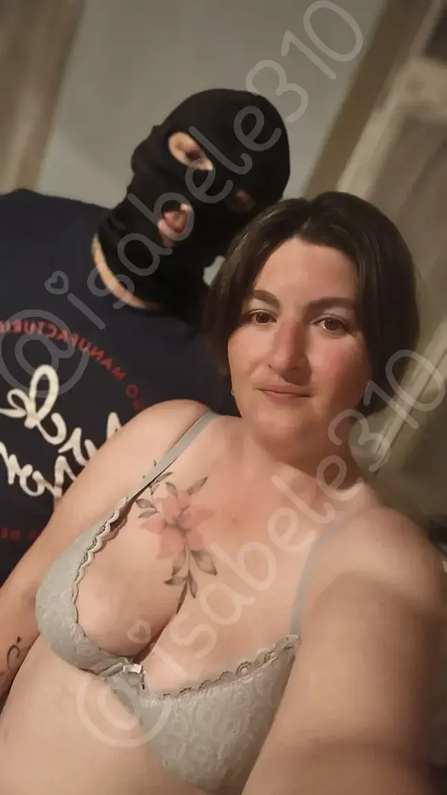 Leak & nude MYM — Isabele3 : « Bonjour mes amours ! ✨Certains en rêvent, mais lui a enfin osé franchir le pas ... 🤫🔥Je vous prépare une petite vidéo elle arrive très bientôt, soyez prêts, car ça ne se refuse pas ! 🔞🔥 » (MYM)