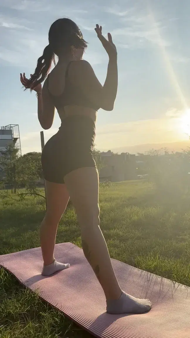J’adore le yoga le matin, ça donne une autre couleur à ma vie 🥰