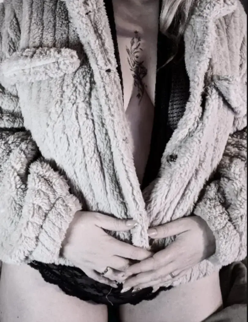 Leak & nude 1 — Etreinteprive