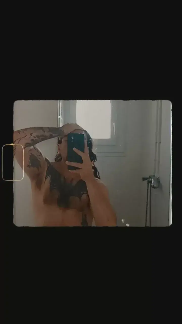 Leak & nude 1 — batguy