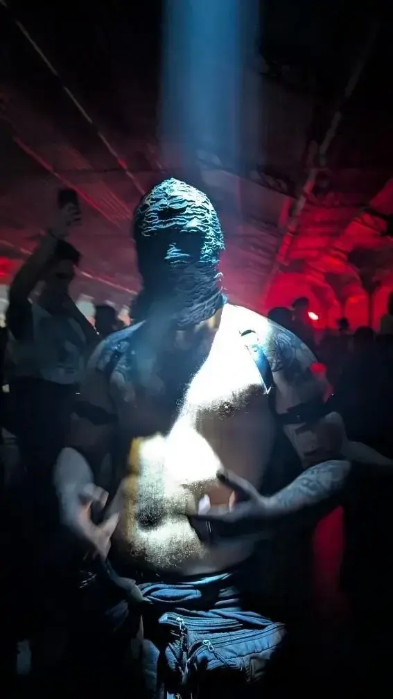 Leak & nude 3 — batguy