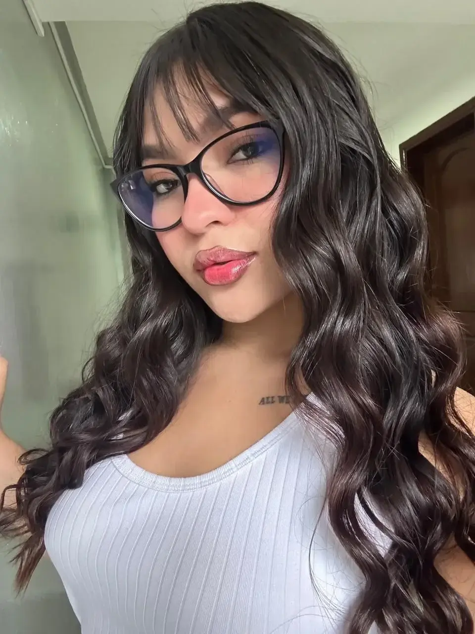 Aujourd'hui, je suis très sexy et excitée ! On se voit dans un instant ?I'm feeling very sexy and horny today! Can we meet up for a moment?#sexy  #latina #hot