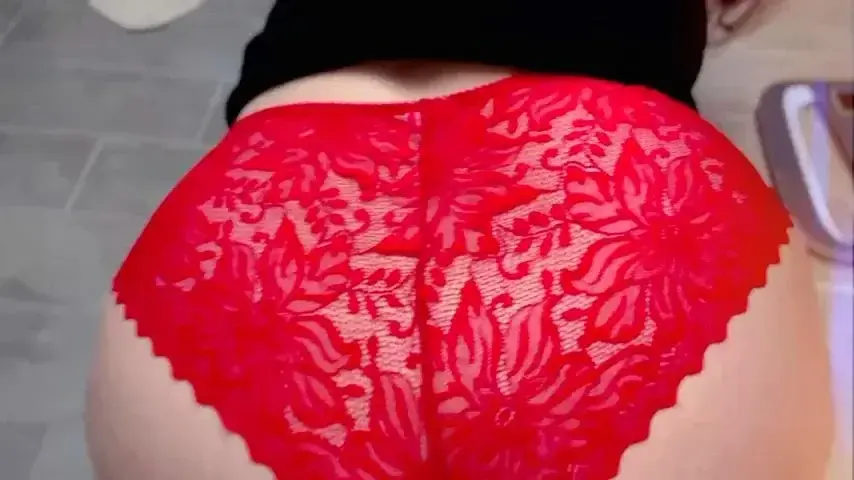 Leak & nude MYM — La-petite-blonde-coquine : « Viens profiter de mon ABO offert avec le code FREE ❤️‍🔥 tu me mettrais des fesser ? » (MYM)