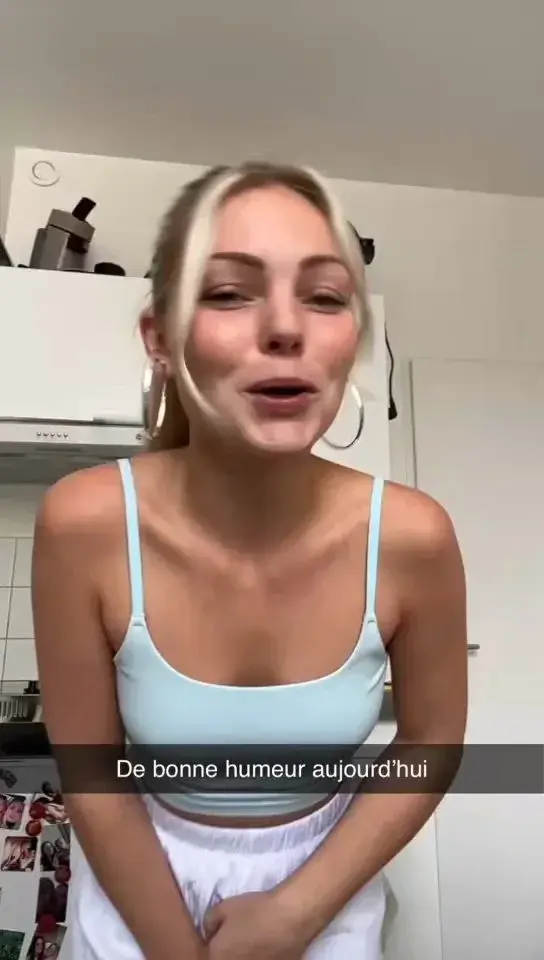 Leak public de Myaa_27 — « description de la photo » (nude) sur MYM