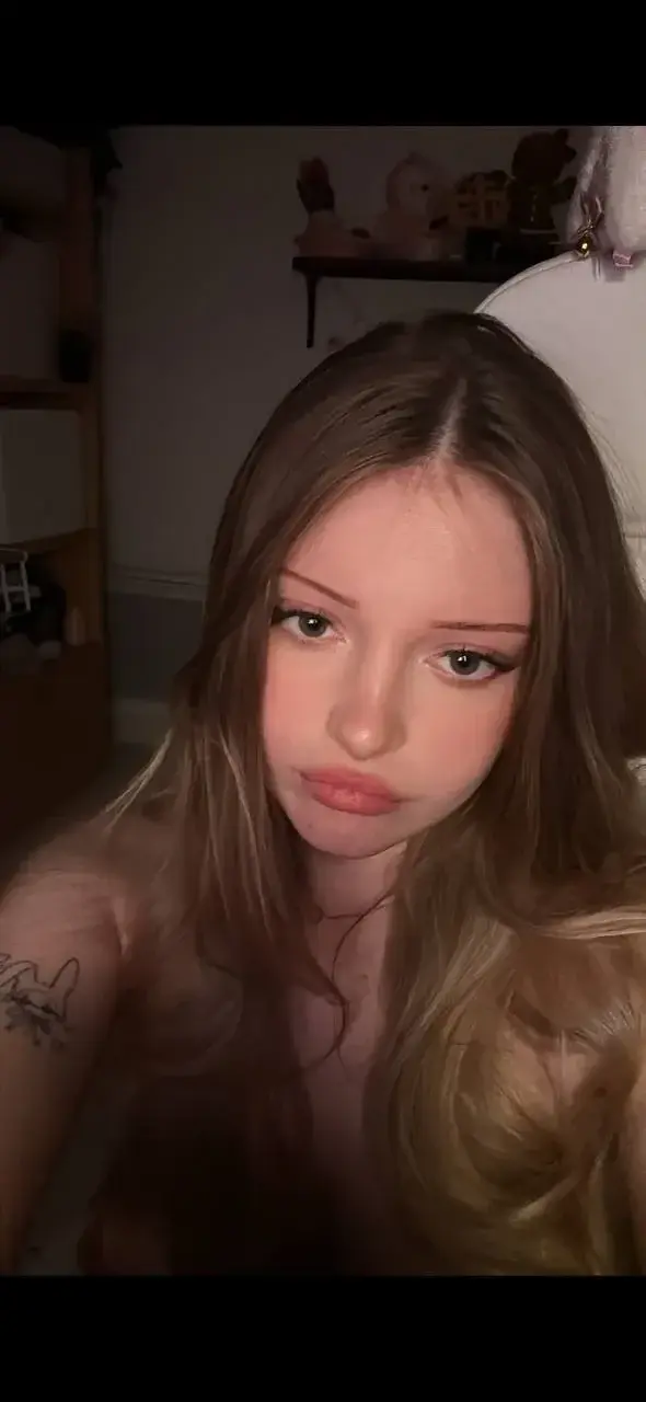 je sais pas pourquoi mais je me sens bien là 😋(mon abonnement est free … pas besoin de code ❤️)