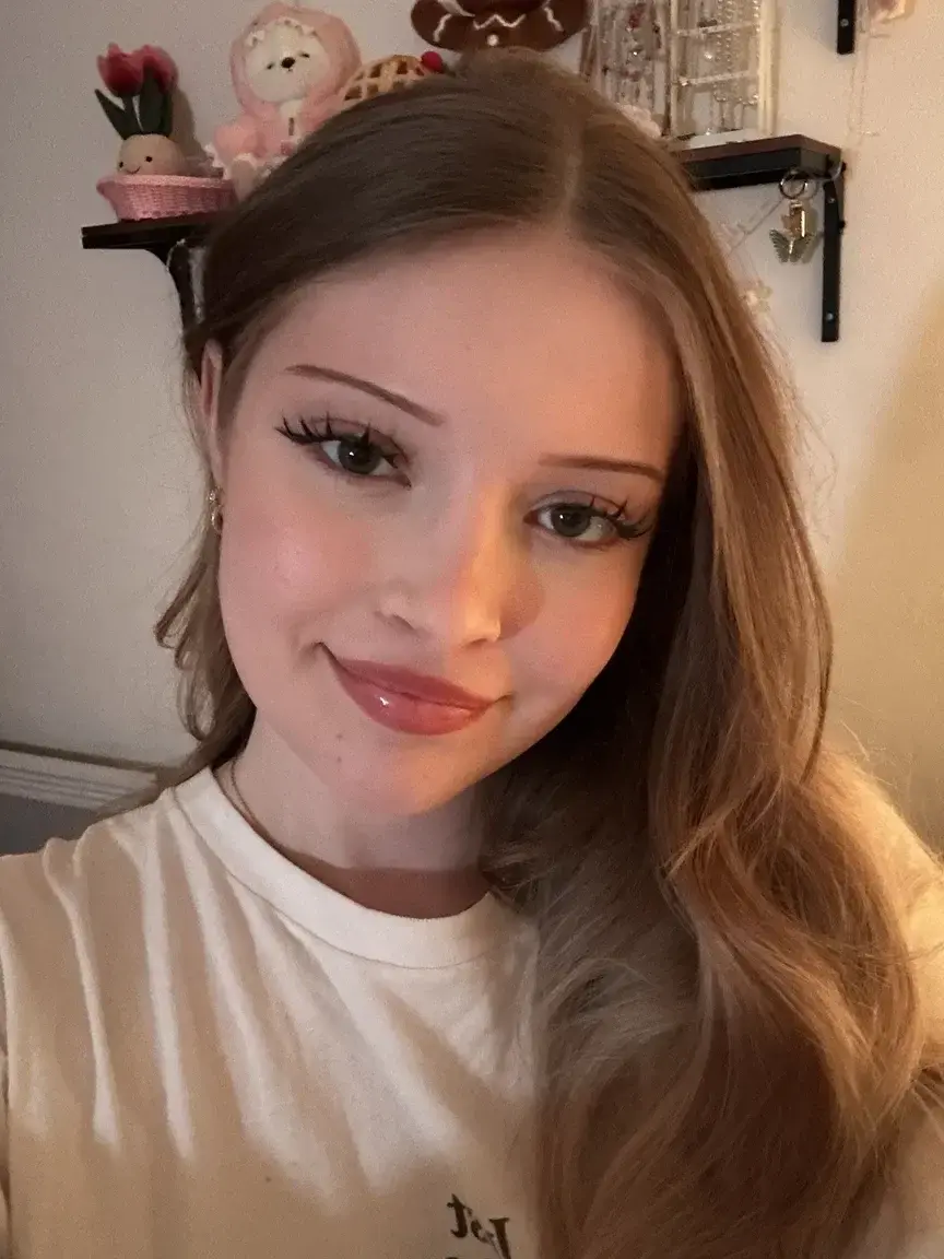 une de ces journées où on se sent juste légère 🤍(mon abonnement est free … pas besoin de code ❤️)