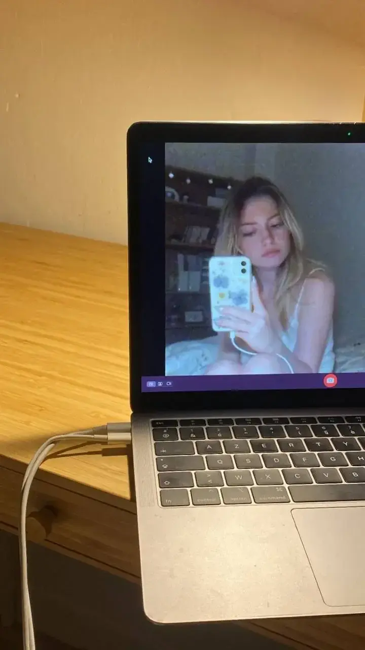 Leak & nude MYM — Maddybcs : « j'ai pris soin de moi aujourd'hui et ça se voit 🤍(mon abonnement est free … pas besoin de code ❤️) » (MYM)