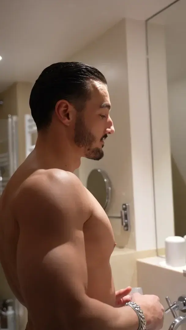 Quand je l’a regarde comme ça c’est qu’elle a tout gagné !