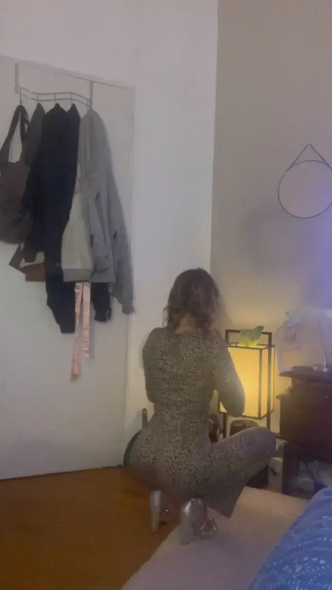 Abonne toi pour voir ma mini série ✨🤍Jeune étudiante emprise par ses démons 😈