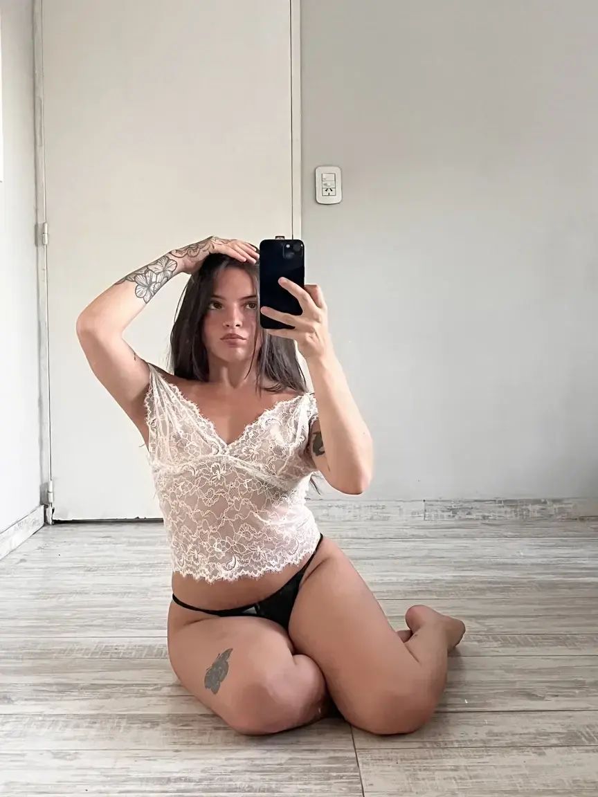 Abonnement gratuit 0€ + des surprises si tu likes mes derniers post