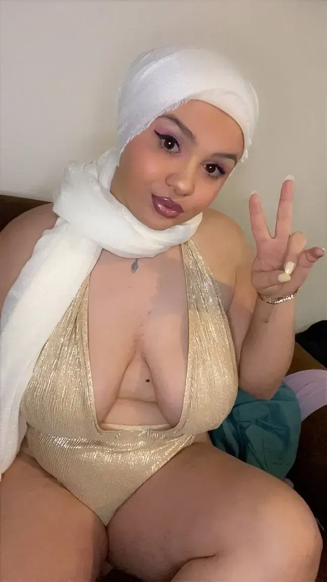 tu veux voir la suite ? viens en privé 😈