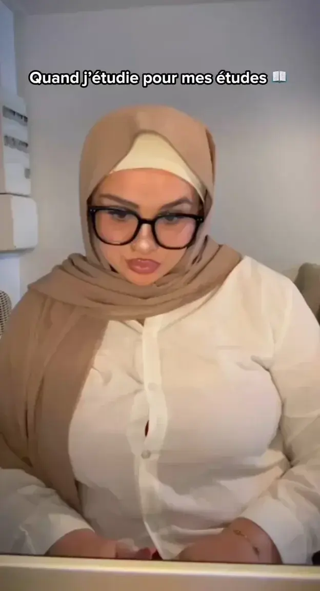 Leak & nude 19 — Alyahijabi
