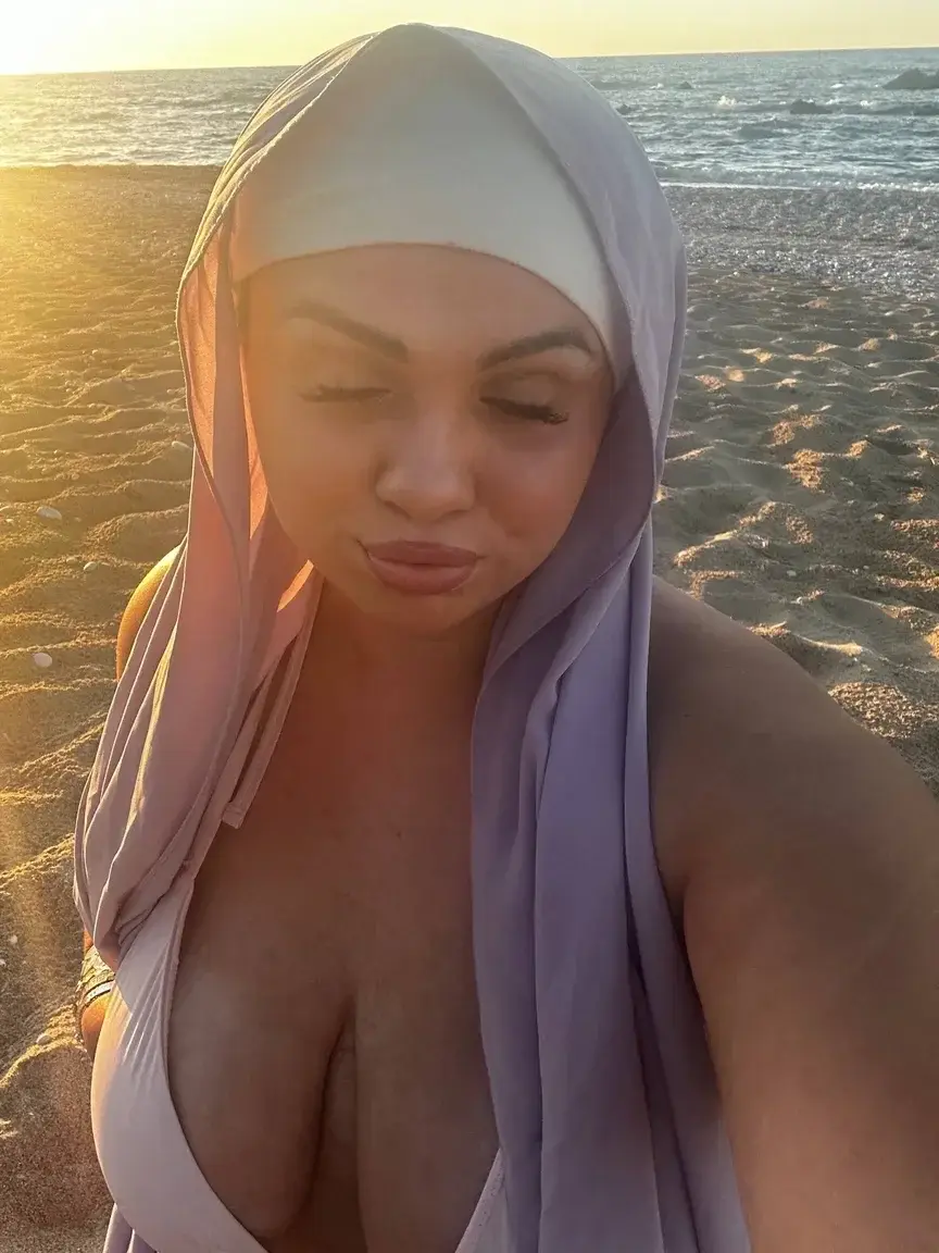Leak & nude 9 — Alyahijabi