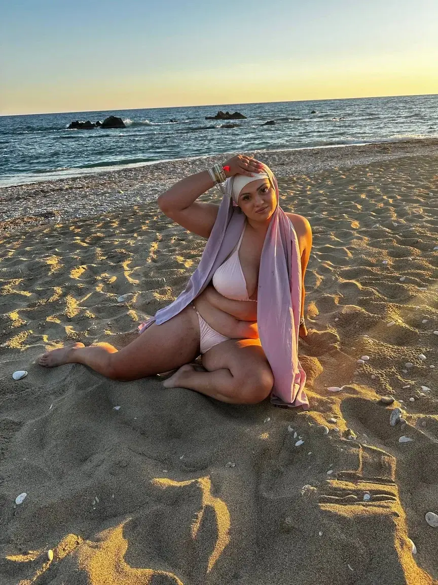 Leak & nude 12 — Alyahijabi