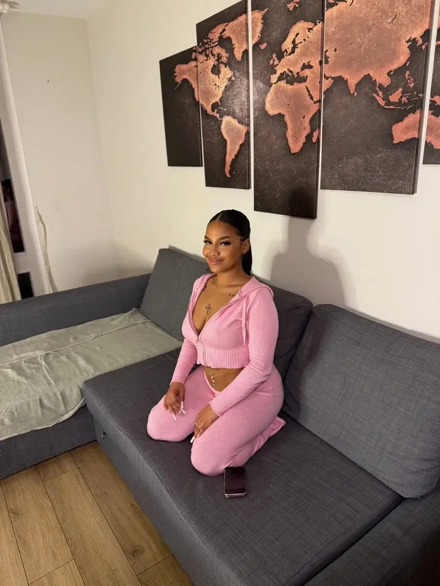 IVOIRIENNE & FRANÇAISE 💜 ABO 100% GRATUIT 💜 viens me parler je réponds à tous...